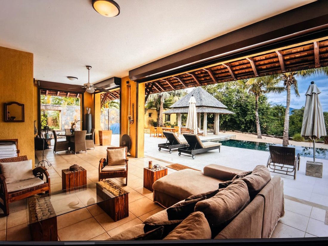 Villa in Tamarin, Rivière Noire District, Mauritius 1 - 15875119