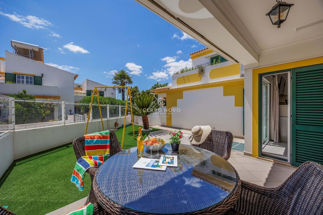 Villa in Olhos de Agua, Algarve, Portugal 1 - 15875047