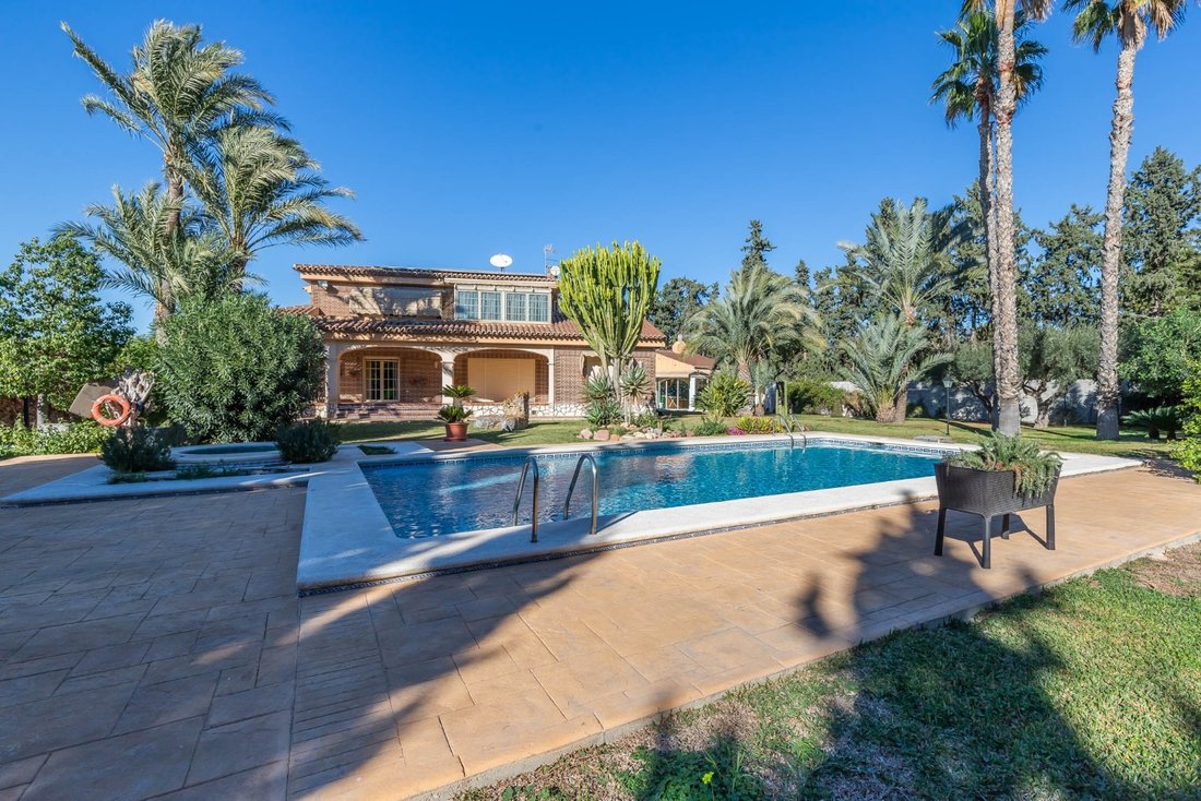Chalet in Alicante, Valencian Community, Spain 2 - 15876344