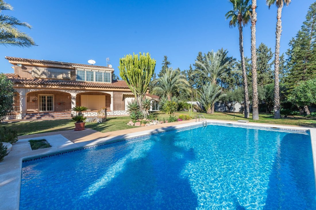 Chalet in Alicante, Valencian Community, Spain 1 - 15876344
