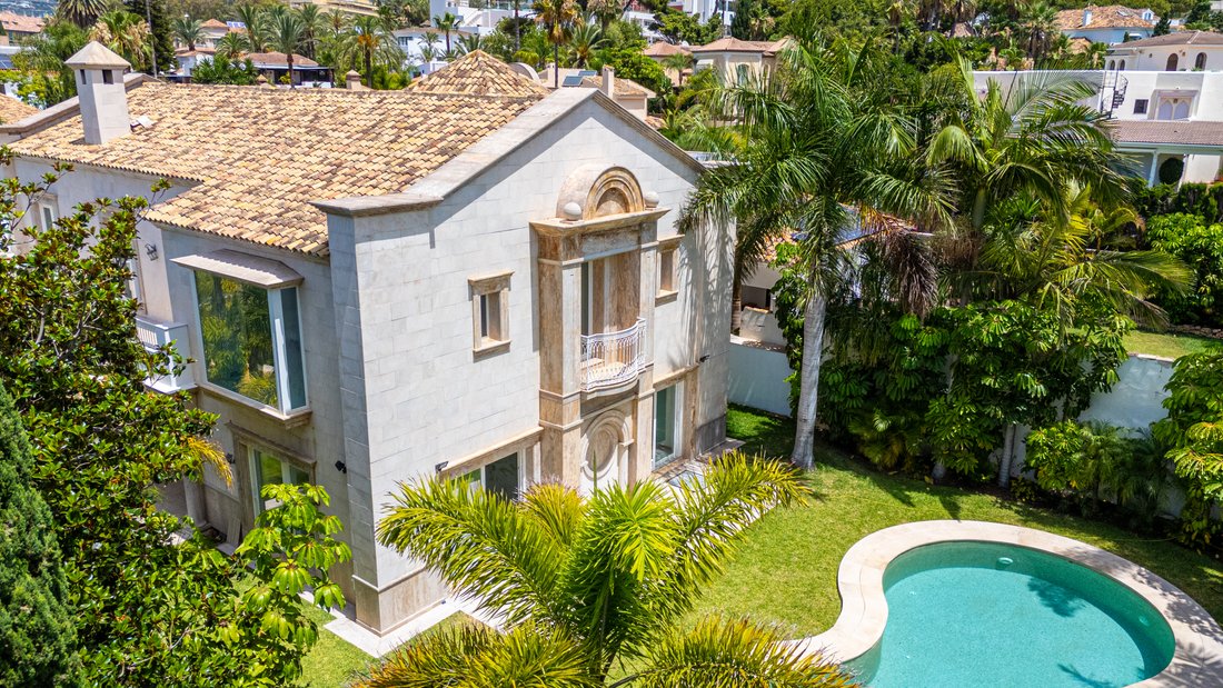 Villa in Marbella, Andalusia, Spain 1 - 15879897