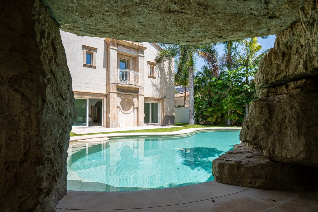 Villa in Marbella, Andalusia, Spain 3 - 15879897