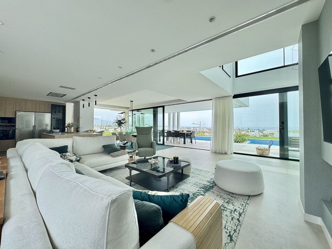 Villa in Cancelada, Estepona, Andalusia 3 - 15876066