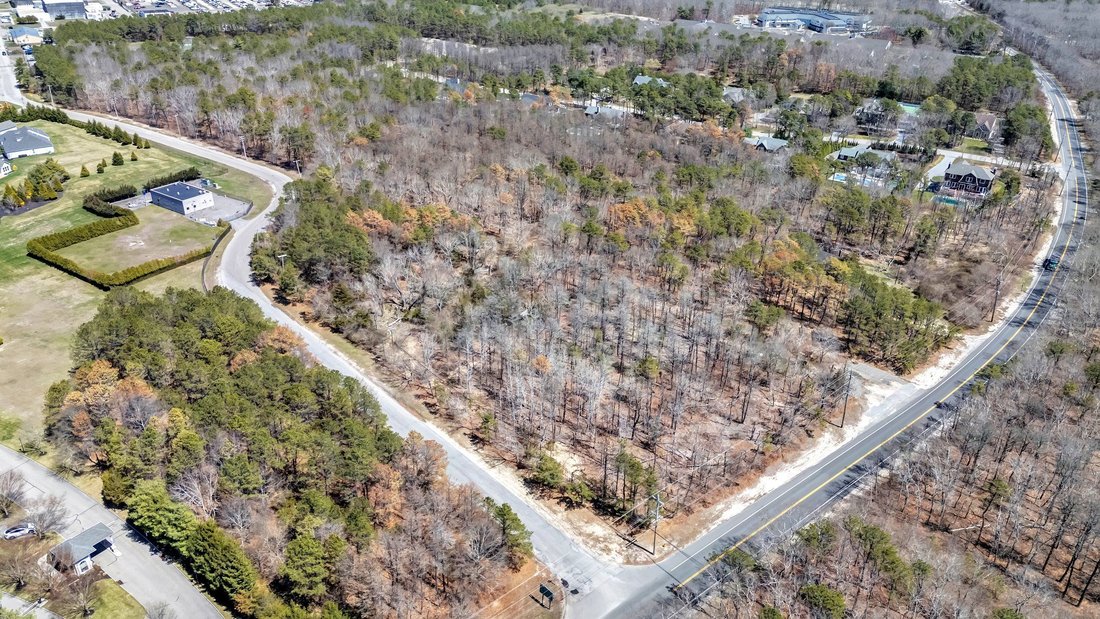 Land in Westhampton, New York, United States 2 - 15877522