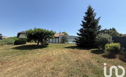 Castle for Sale in Bas-en-Basset, Auvergne-Rhône-Alpes, France