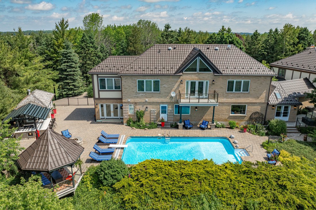 House in Erin, Ontario, Canada 4 - 15876014