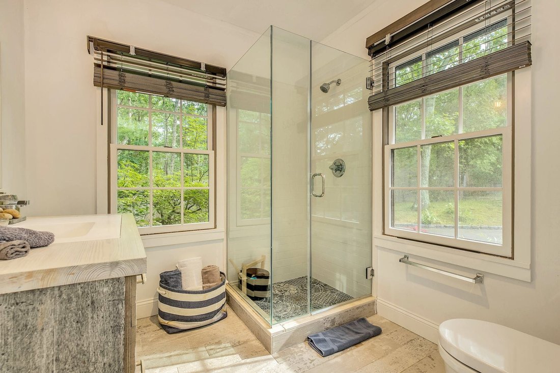 Hampton Bays, New York, United States 1 - 15877909