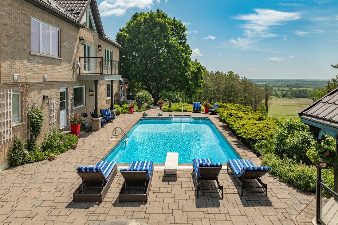 House in Erin, Ontario, Canada 5 - 15876014