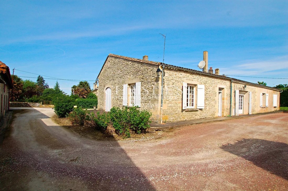 Farm Ranch in Cars, Nouvelle-Aquitaine, France 5 - 15875318
