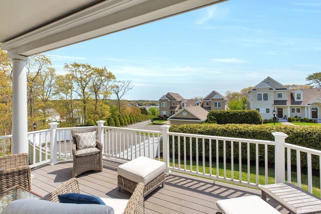 Hampton Bays, New York, United States 5 - 15877863