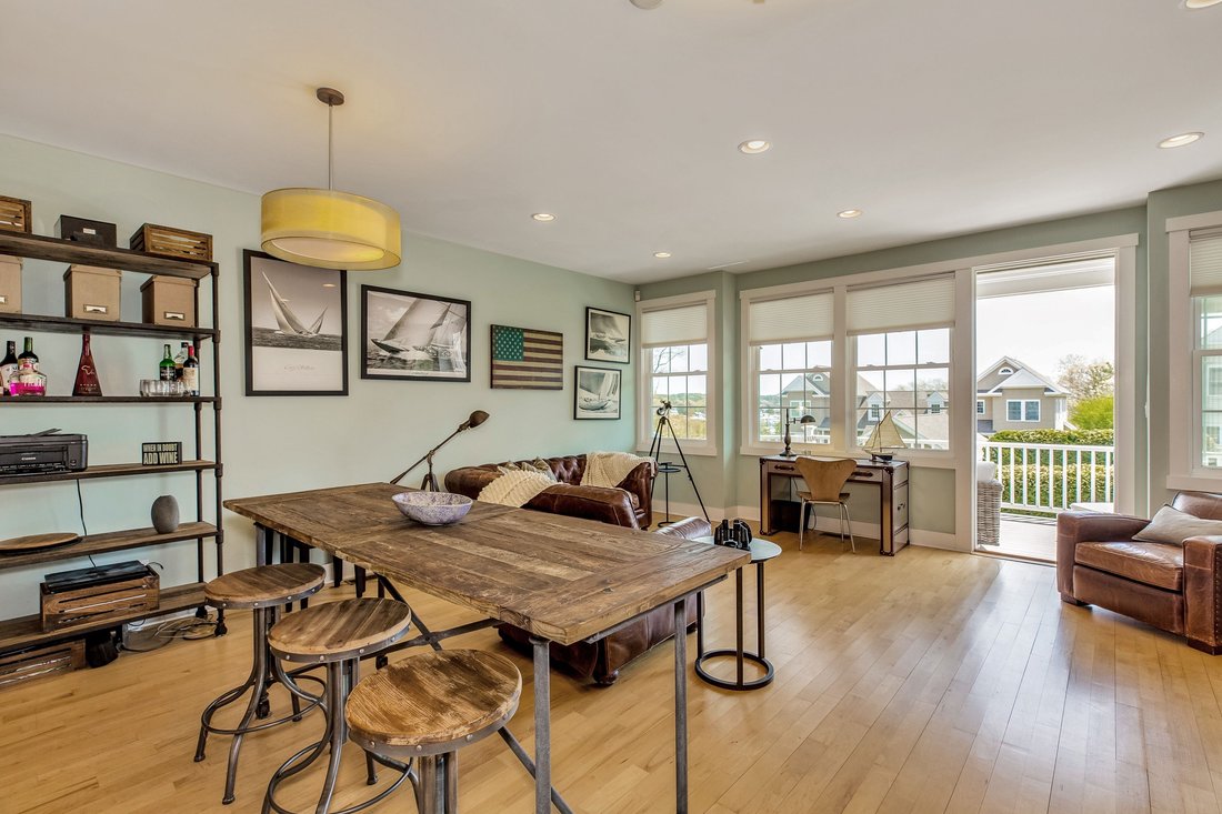 Hampton Bays, New York, United States 4 - 15877863