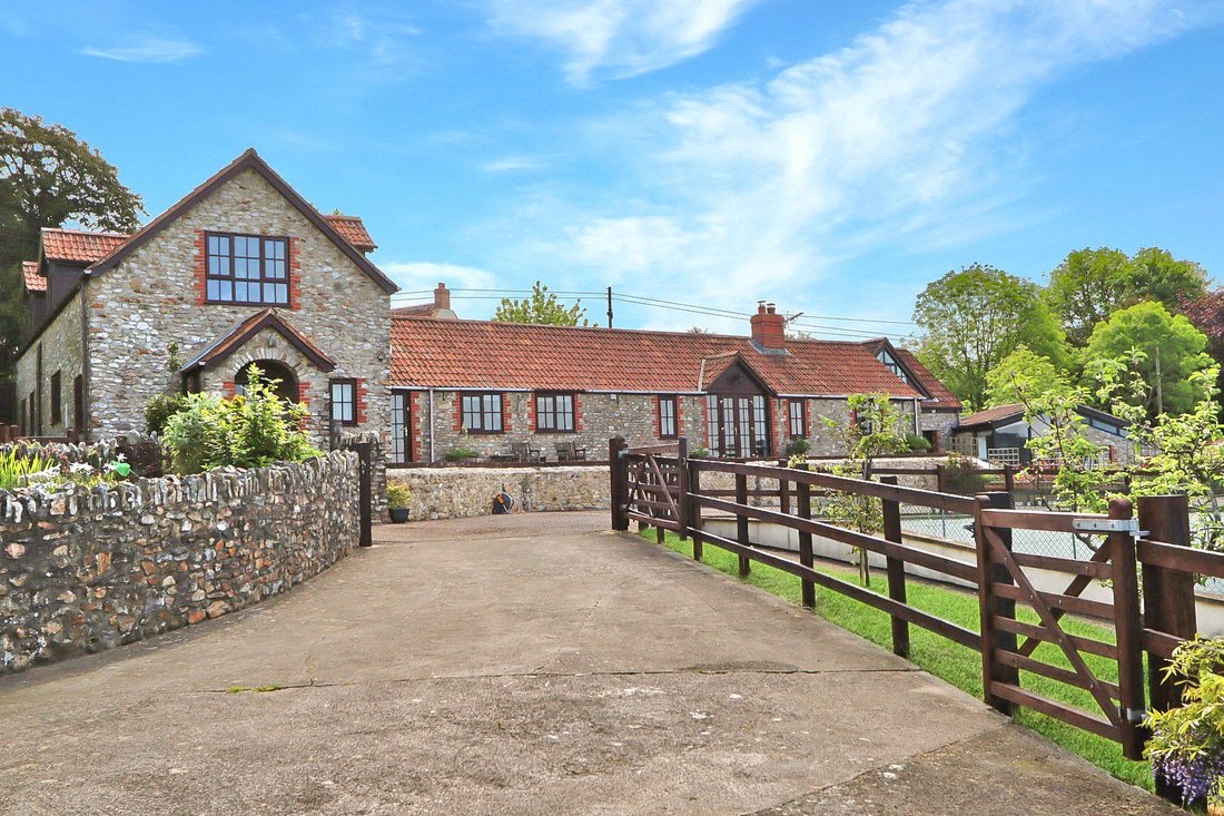 House in Somerset, England 3 - 15877241