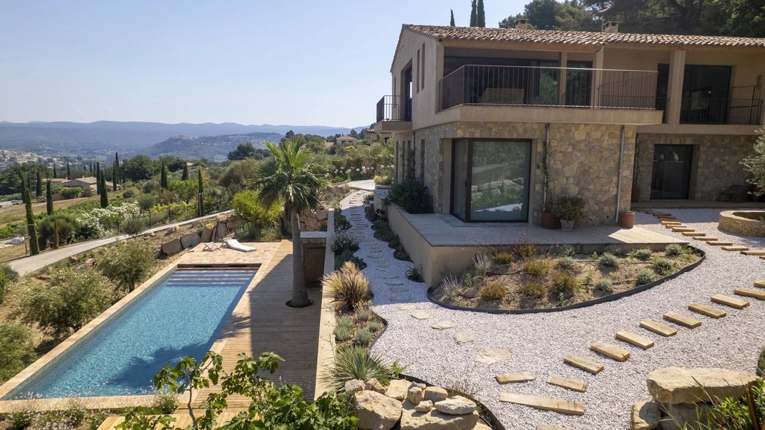 Villa in La Cadiere-d'Azur, Provence-Alpes-Côte d'Azur, France 2 - 14853185