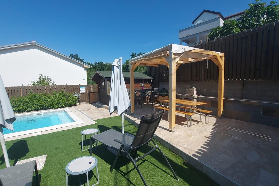 Villa in Mjesni odbor Srdoci, Grad Rijeka, Primorje-Gorski Kotar County 3 - 15068036