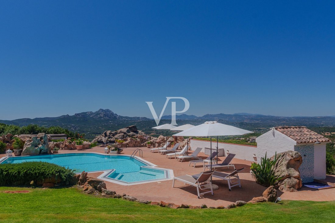 Villa in Area Arzachena Paese, Arzachena, Sardinia 3 - 15875952