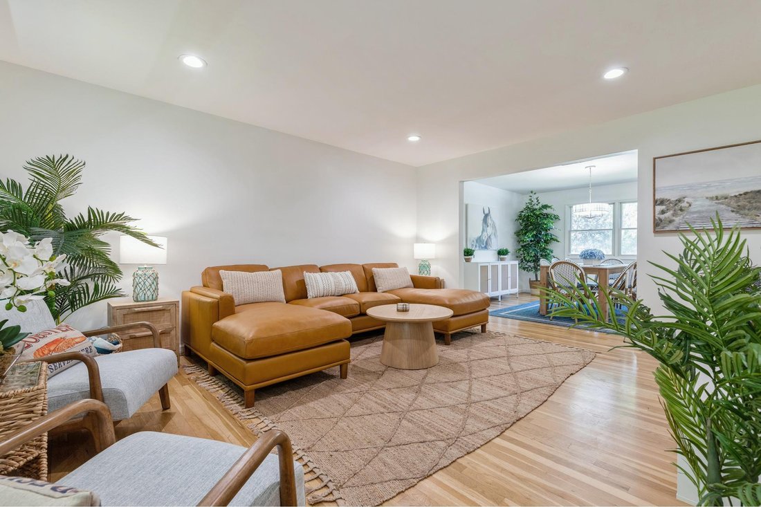 Hampton Bays, New York, United States 4 - 15879226