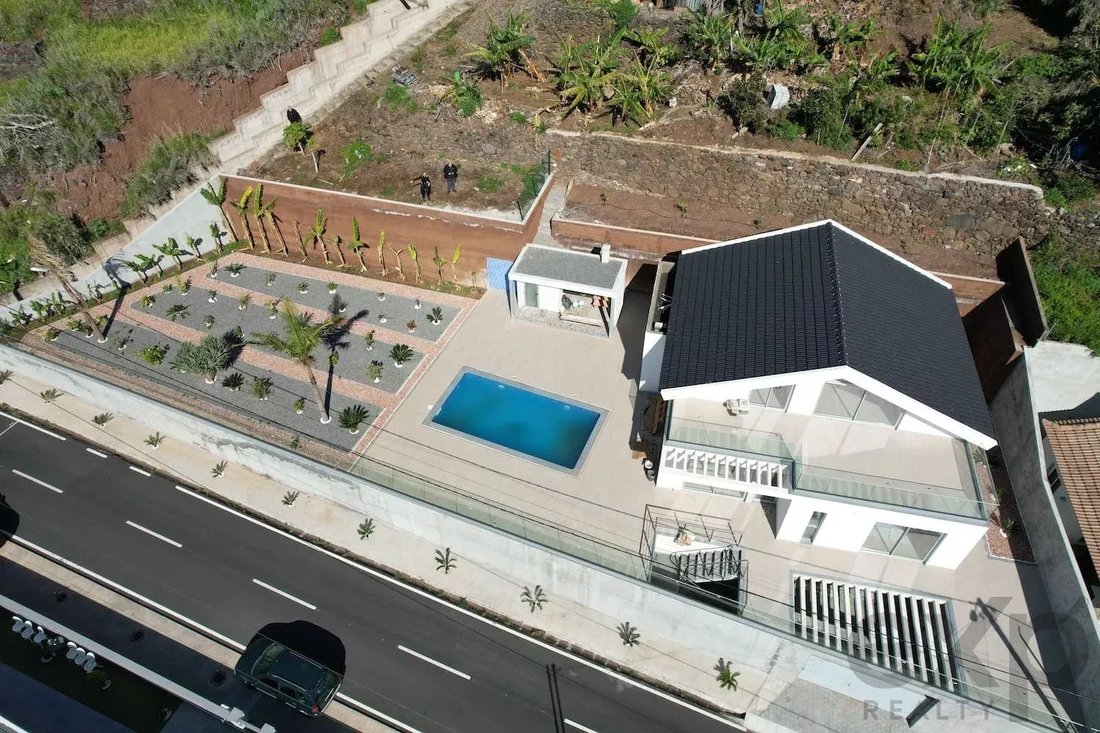 House in Paul do Mar, Madeira, Portugal 1 - 15877763