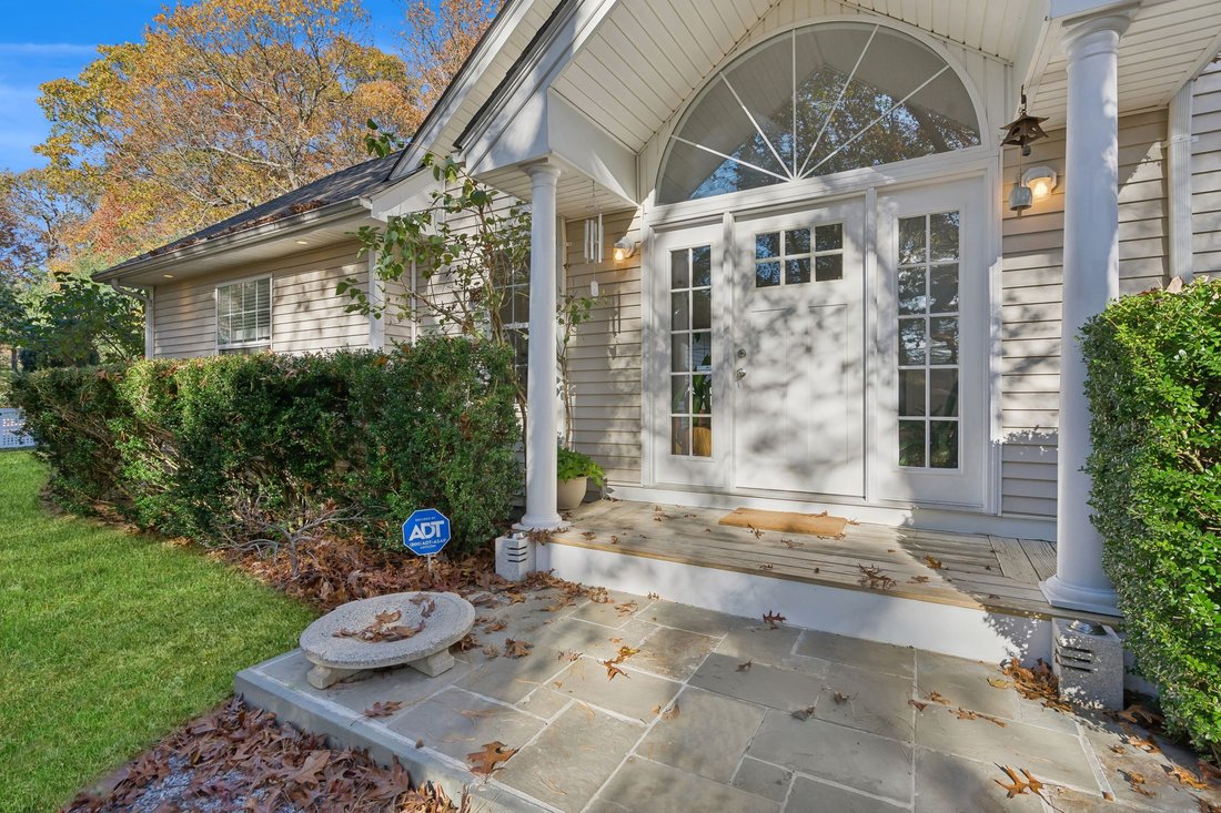 East Quogue, New York, United States 4 - 15878661