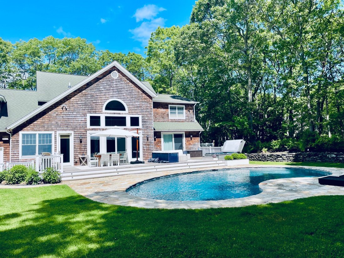 Southampton, New York, United States 4 - 15879008
