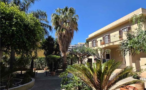 House in Contesse-Pistunina-San Filippo, Messina, Sicily 1