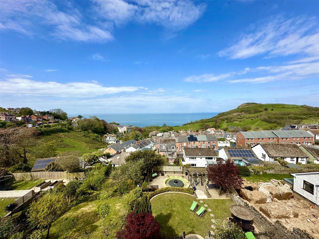 House in Ilfracombe, England 1 - 15877184
