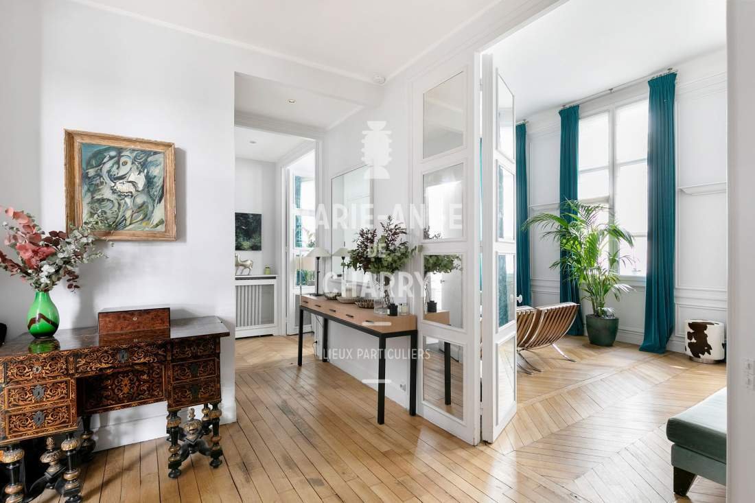Apartment in Saint Thomas d'Aquin, Paris 7e Arrondissement, Paris 4 - 15869188
