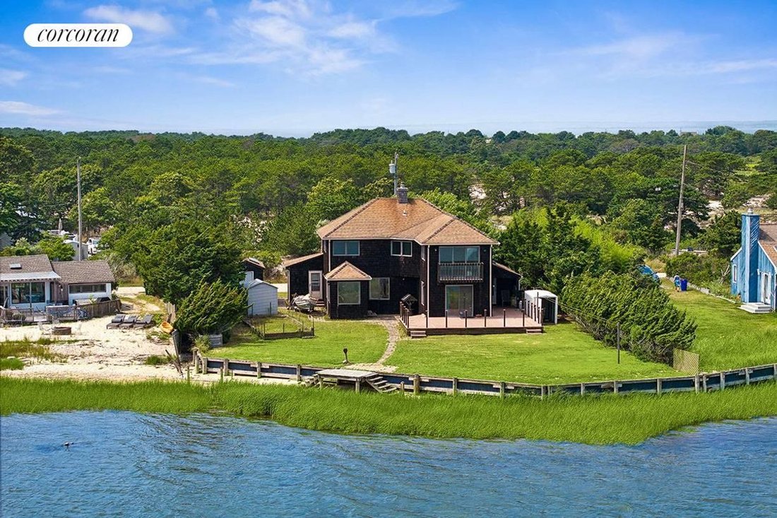 House in Greenport West, New York, United States 1 - 14492555