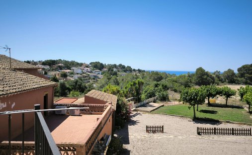 Country House in el Vendrell, Catalonia, Spain 1