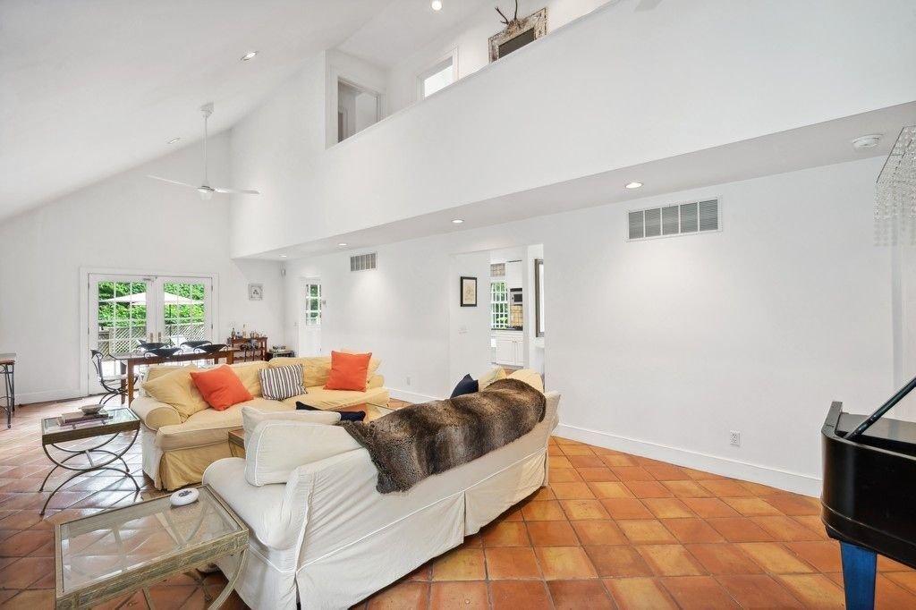 Bridgehampton, New York, United States 4 - 15879483