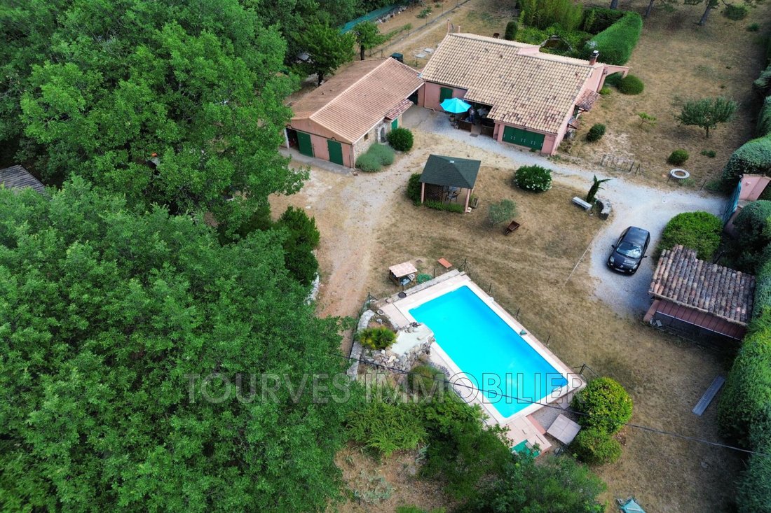 Villa in Tourves, Provence-Alpes-Côte d'Azur, France 1 - 15875779