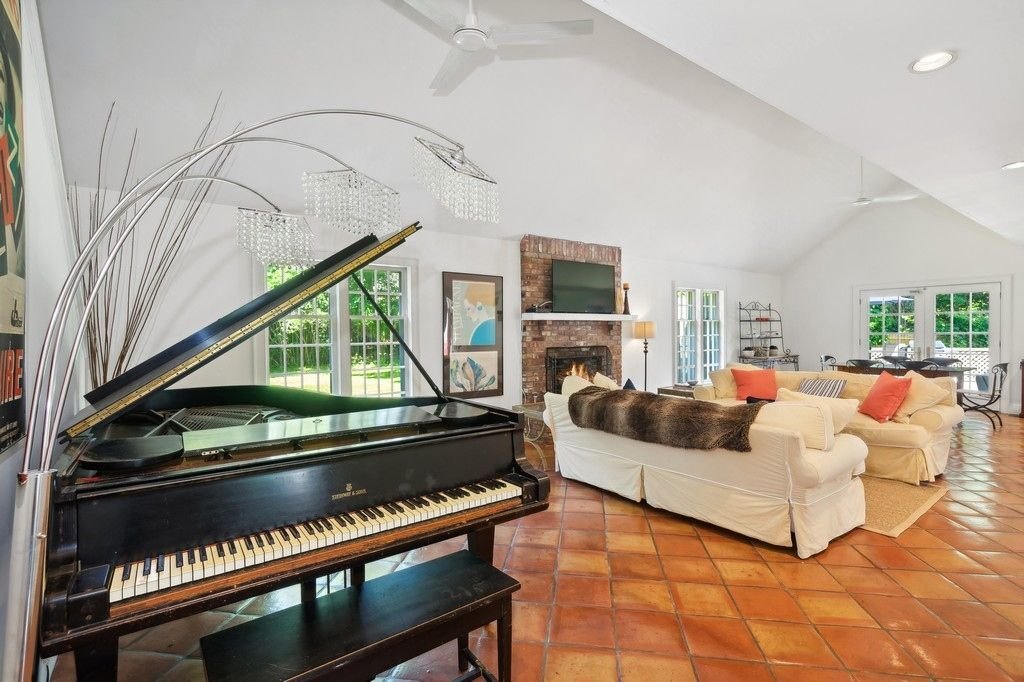 Bridgehampton, New York, United States 5 - 15879483