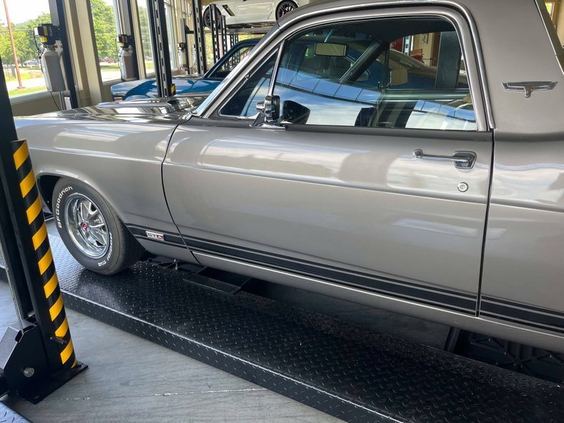 Pickup in Glendale, United States 4 - 15843573