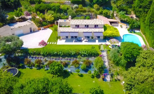 Villa in Sud, La Gaude, France 1