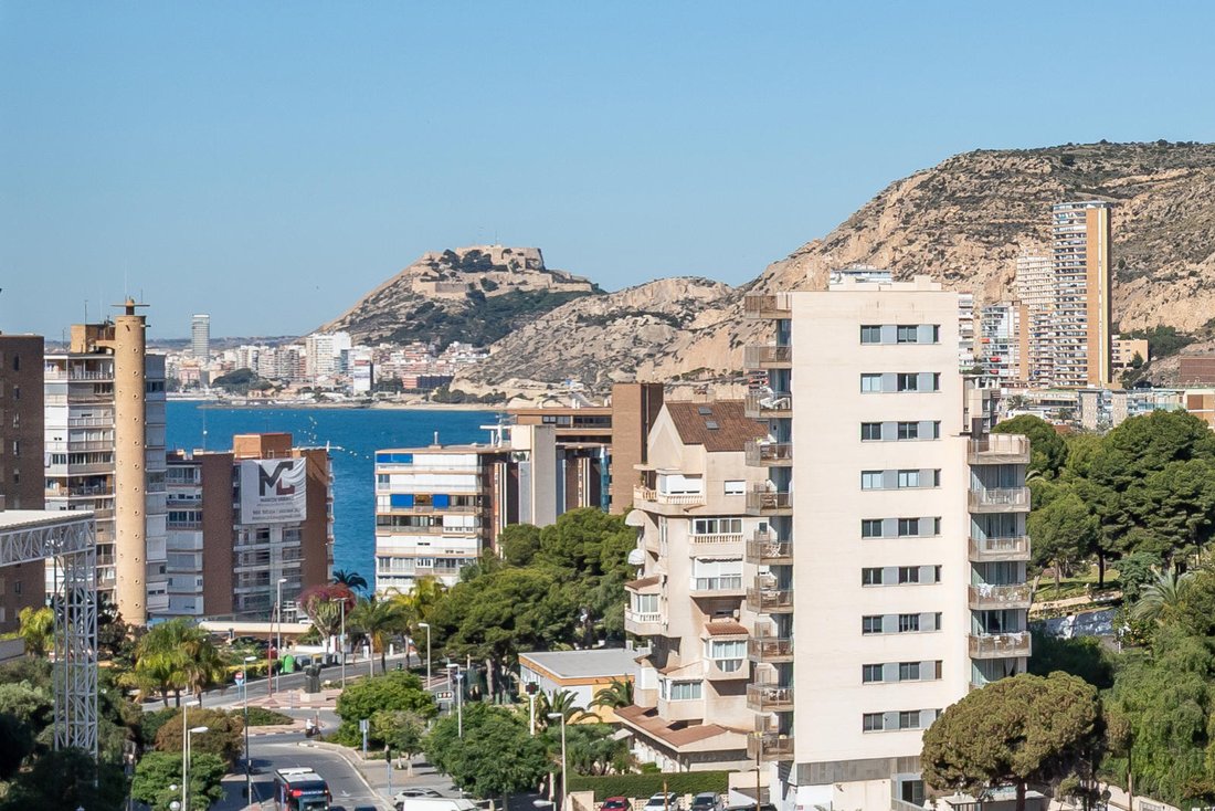 Penthouse in Alicante, Valencian Community, Spain 1 - 15876471