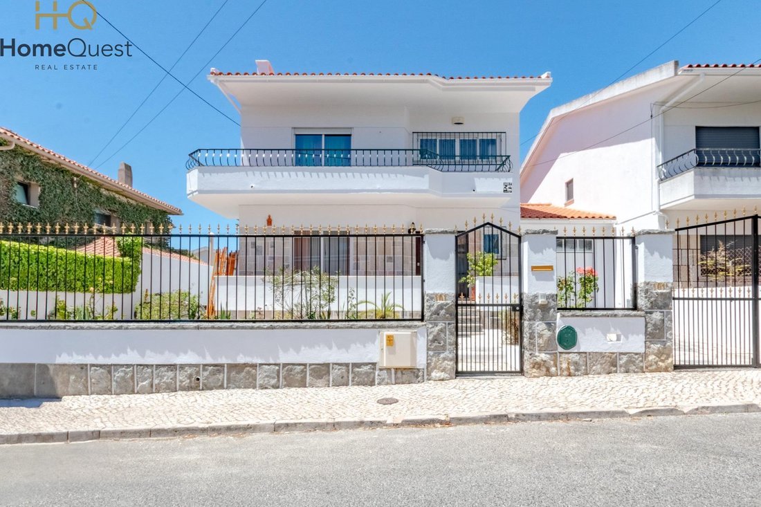 Villa in Cascais e Estoril, Lisbon, Portugal 1 - 15796312