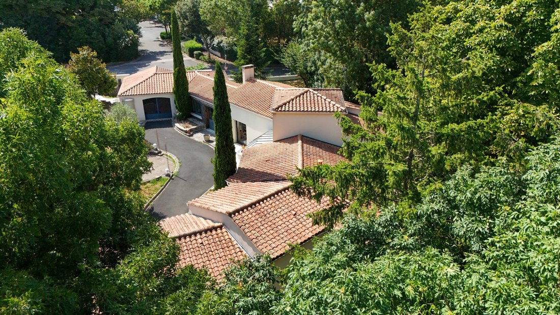 House in Bourg, Lagord, France 1 - 13761413