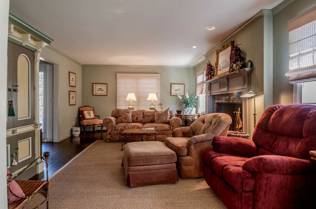 Springs, New York, United States 5 - 15879448