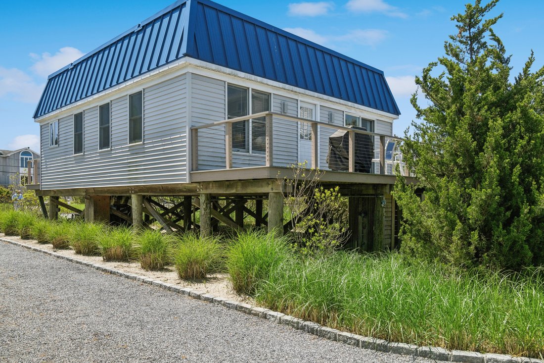 West Hampton Dunes, New York, United States 5 - 15878258