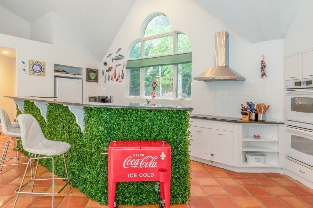 East Hampton, New York, United States 2 - 15879380