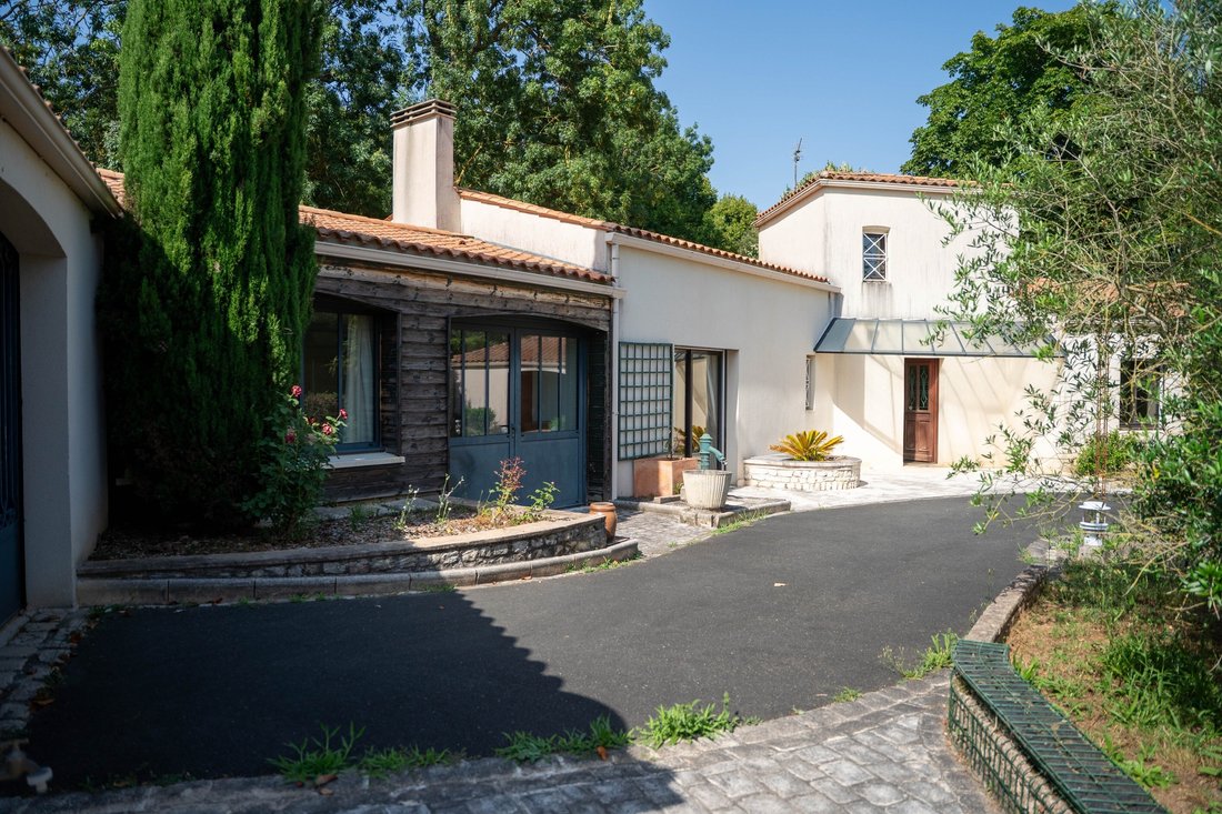 House in Bourg, Lagord, France 4 - 13761413