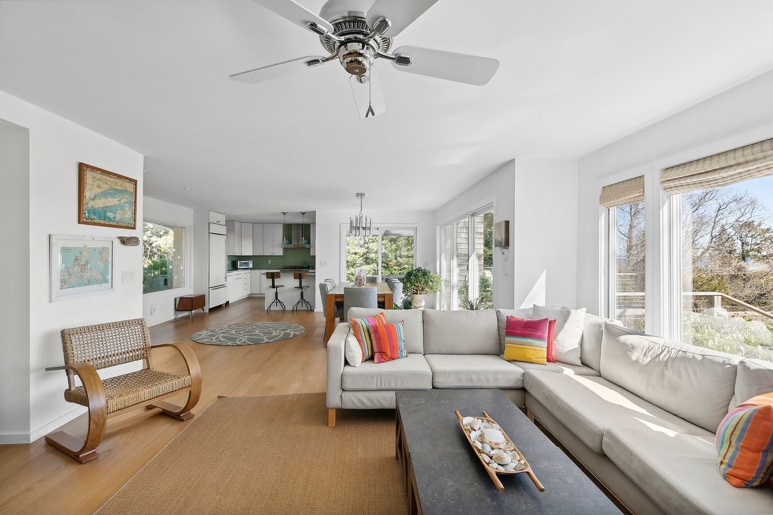 Shelter Island Heights, New York, United States 3 - 15878752