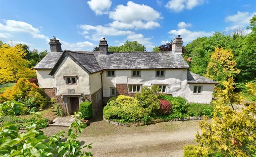 House in North Tamerton, England 1