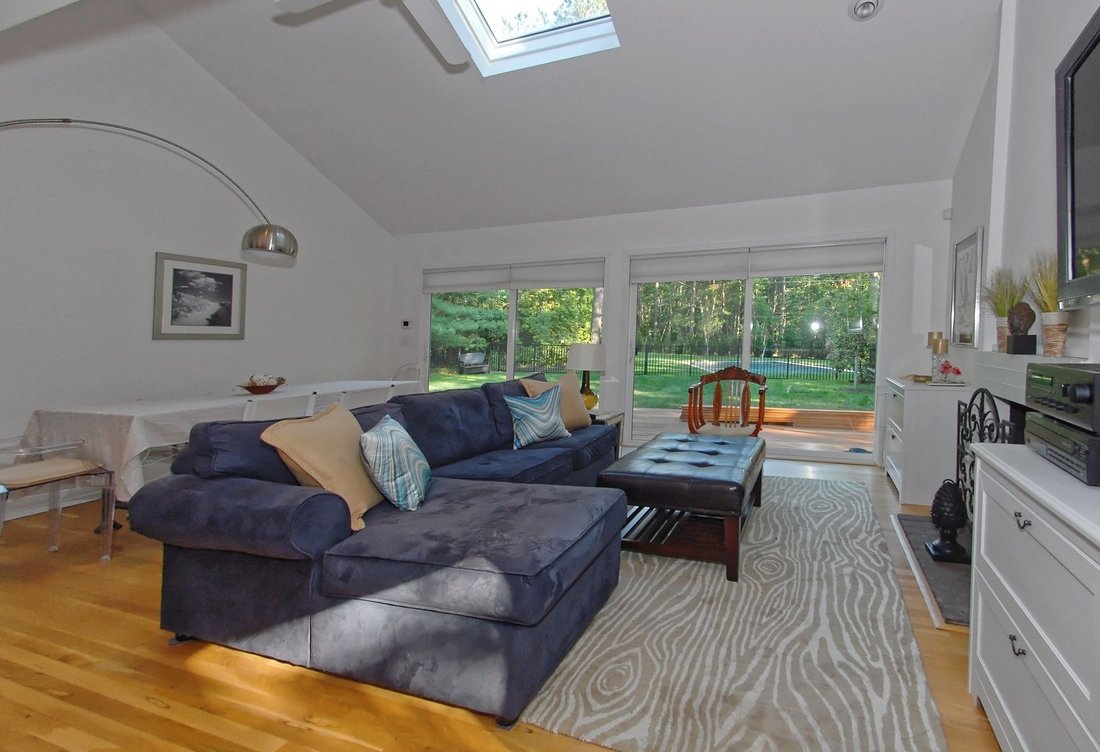 East Hampton, New York, United States 3 - 15879403