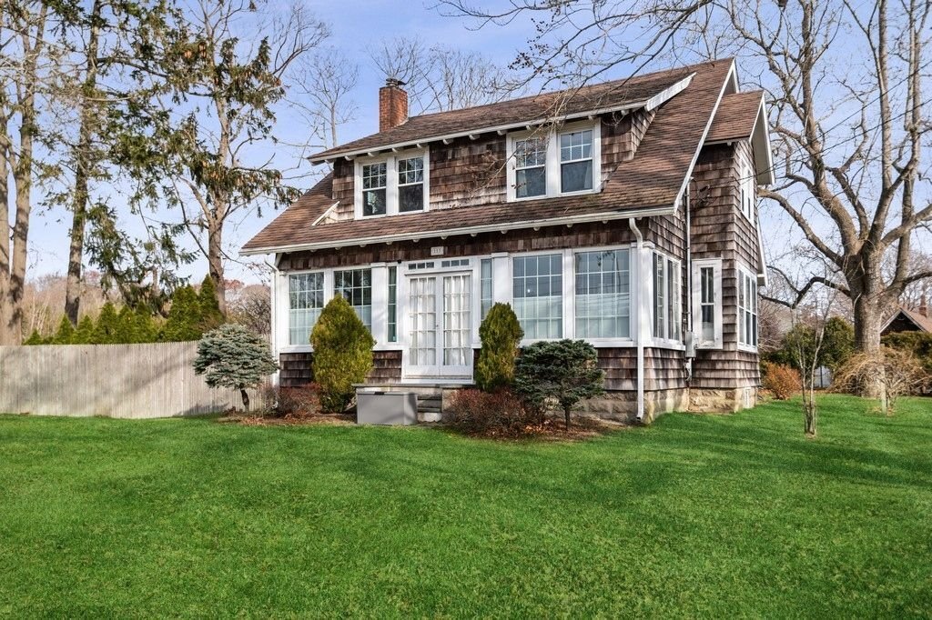 Hampton Bays, New York, United States 1 - 15878281