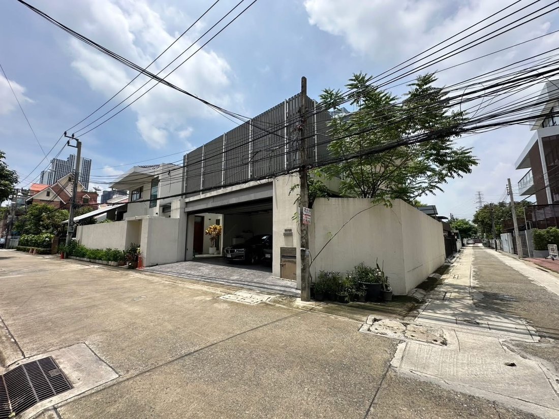 House in Chom Phon, Bangkok, Thailand 1 - 15879271