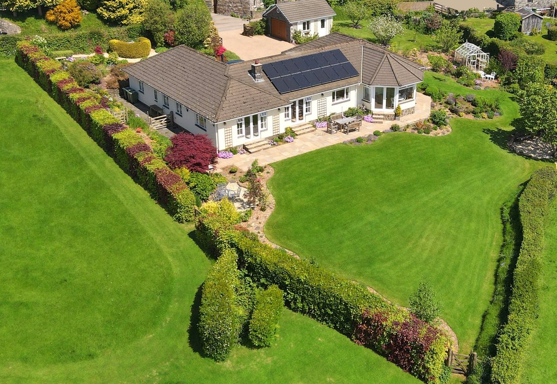 Bungalow in Loxhore, England 4 - 15877267