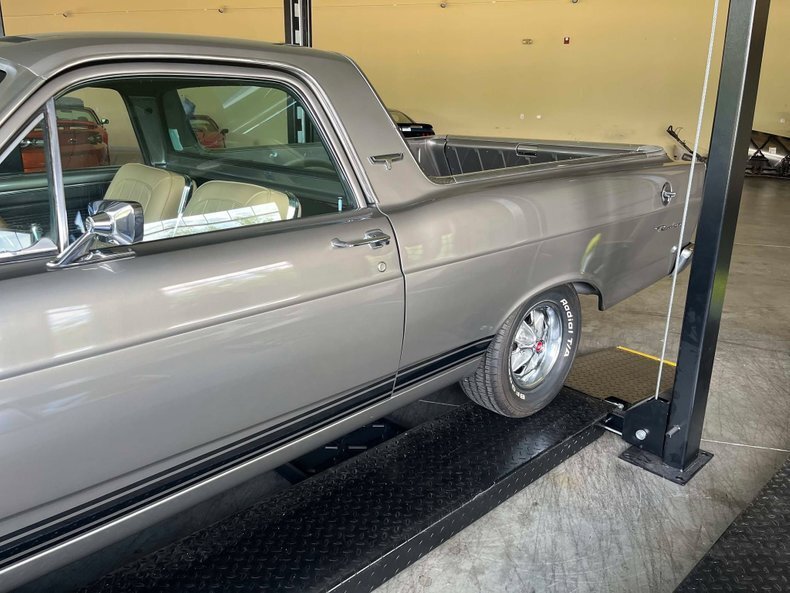 Pickup in Glendale, United States 5 - 15843573