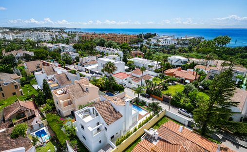 Villa in Estepona, Andalusia, Spain 1
