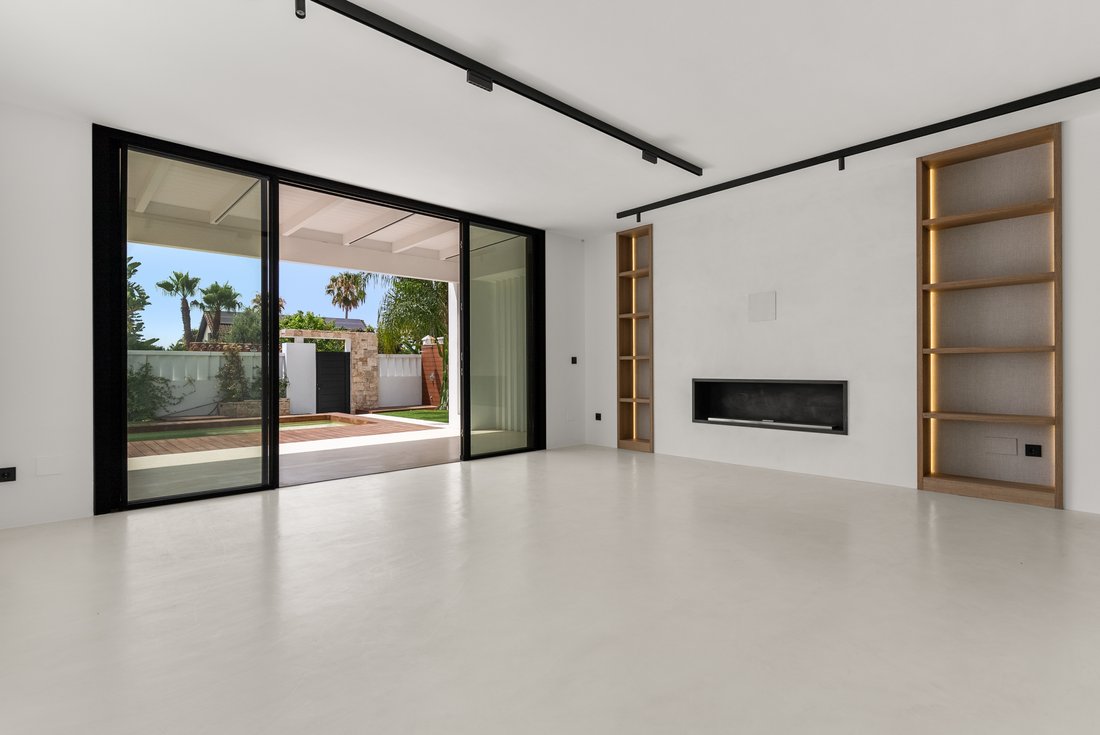 Villa in Estepona, Andalusia, Spain 2 - 15875200