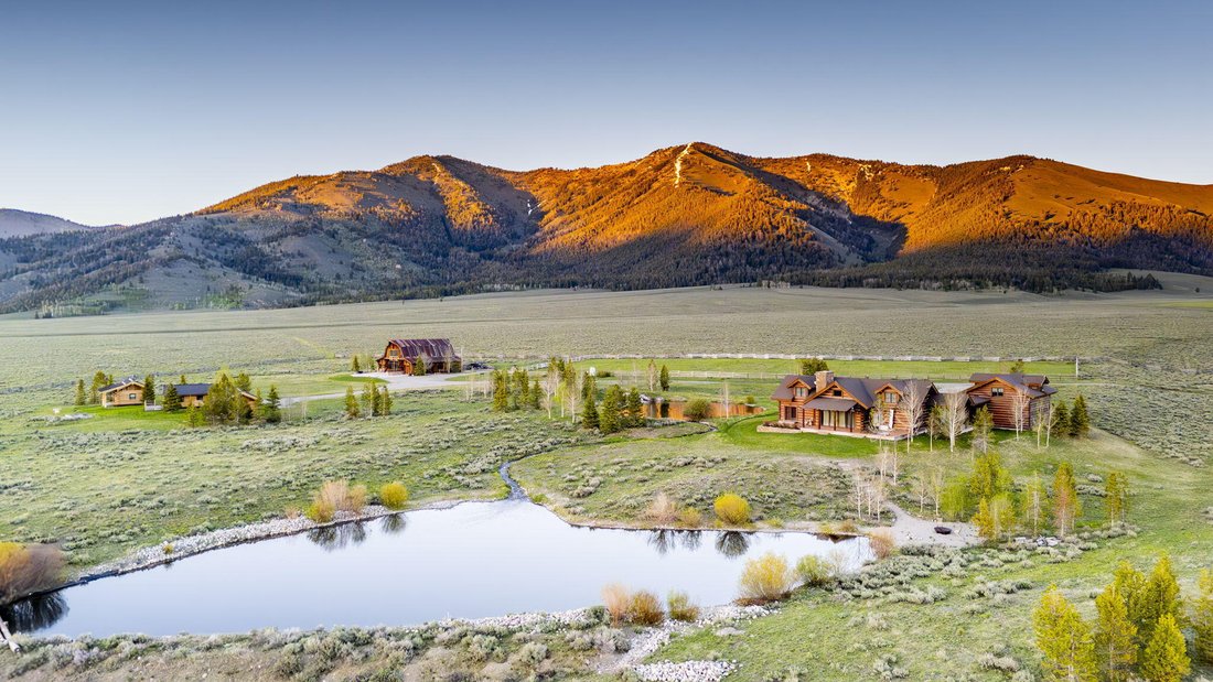 House in Stanley, Idaho, United States 1 - 15880218